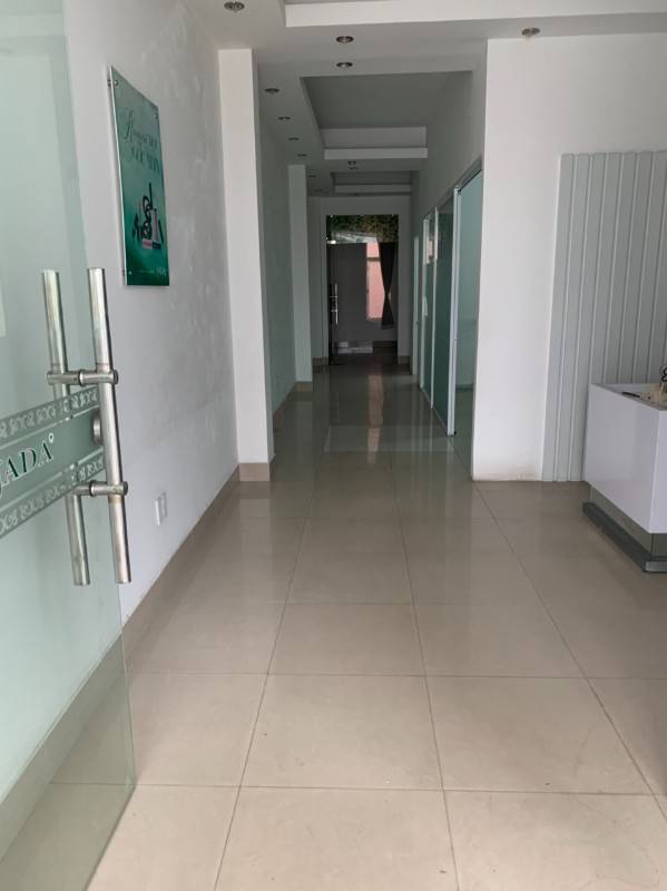 Tòa nhà 4 tầng cho thuê làm văn phòng.