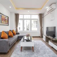 Tòa nhà Sumitomo, mặt phố Linh Lang, trung tâm khu người Nhật tại Hà Nội.