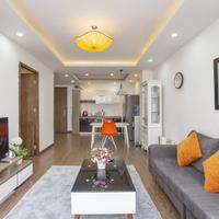 Tòa nhà Sumitomo, mặt phố Linh Lang, trung tâm khu người Nhật tại Hà Nội.