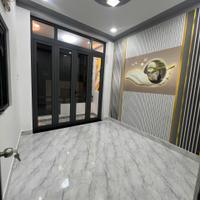 Với T/C 5,89 tỏi A/C có 1 căn nhà HXH 8m
- gần trục đường kinh doanh, 
- Vị trí Gần Chợ, Siêu Thị