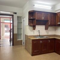 Cho thuê nhà mặt tiền đường Huỳnh Văn Bánh, Phú Nhuận tiện ở và kinh doanh với 7PN, 8WC và 1 MBKD