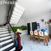 Nhà Đường số Thủ Đức 3 tầng, 130 m2 ngang 7.9 m, ô tô vào nhà, giá trị 8.45 Tỷ