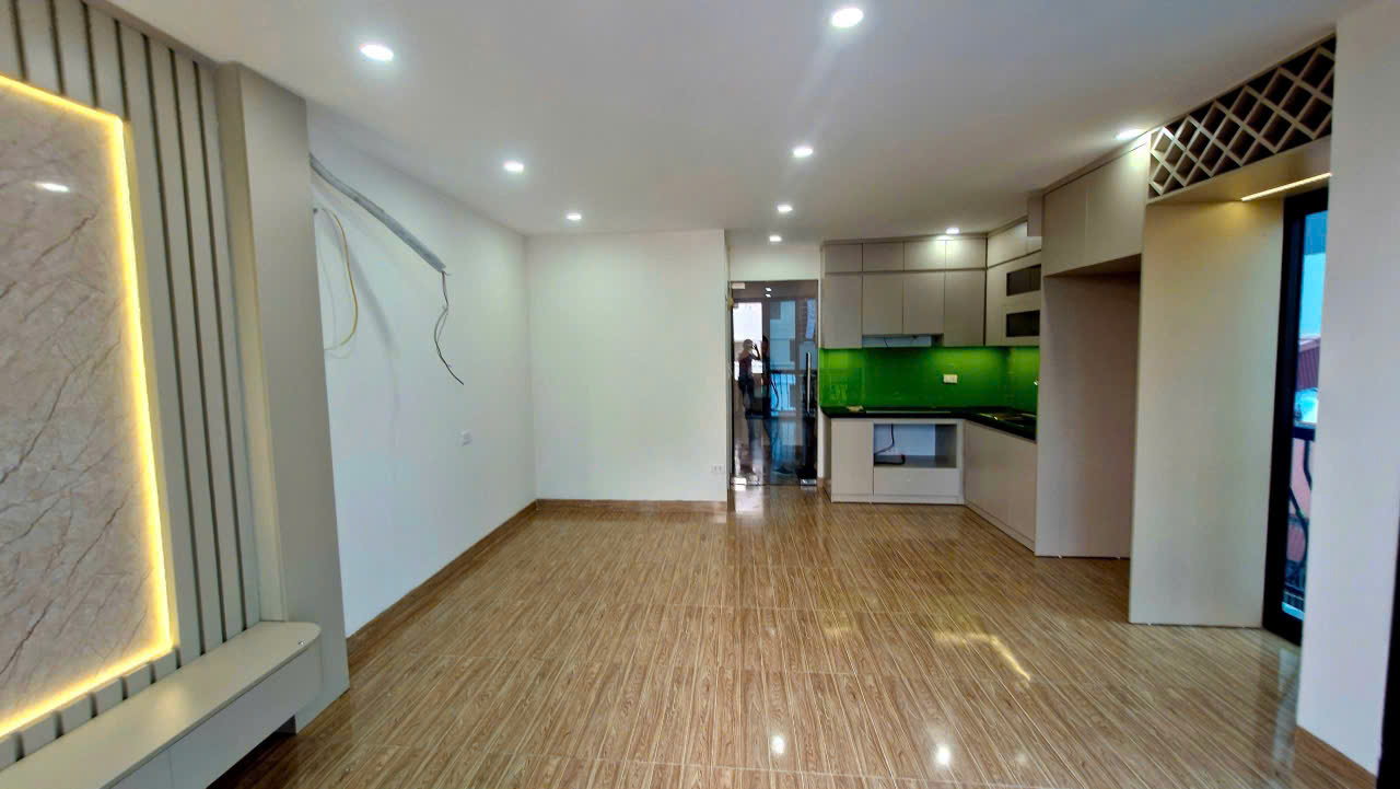 Bán nhà Tu Hoàng Nam Từ Liêm. Sổ đỏ 32m2 xây 5 tầng. Đối diện trường Đh Công Nghiệp Hà Nội