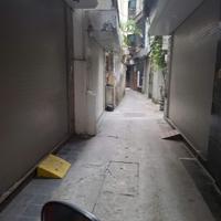 Gia đình tôi cần bán  nhà đẹp ở luôn ngõ 101 Thanh Nhàn, 40m2, 5 tầng, 6 phòng ngủ giá 12.2 tỷ