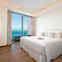 Bán gấp căn hộ 2PN mặt biển Mỹ Khê À La Carte Đà Nẵng, sổ đỏ lâu dài, khai thác cho thuê 25tr/tháng