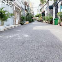 BÁN NHÀ HẺM NHỰA 8M -  HUỲNH VĂN BÁNH - P.13  - ÔTÔ TRÁNH THÔNG HOÀNG SA - 4 TẦNG VUÔNG VỨC 74M2.