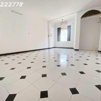 BÁN NHÀ HẺM NHỰA 8M -  HUỲNH VĂN BÁNH - P.13  - ÔTÔ TRÁNH THÔNG HOÀNG SA - 4 TẦNG VUÔNG VỨC 74M2.