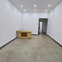 Cho thuê nhà Ngõ 110 Trung Kính, 92m2, xd 5 Tầng Đẹp, 9PN, Oto đỗ cửa, Tiện KD