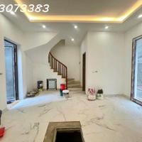 bán nhà Đường Láng, Thịnh Quang, Đống Đa, DT 62m2, 12T, cách một nhà ra phố, ngay ngã tư sở, nhà