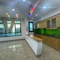 SIÊU PHẨM TRUNG TÂM CẦU GIẤY - PHÂN LÔ Ô TÔ - NGÕ THÔNG, GẦN PHỐ - KHÁCH XEM LÀ CHỐT