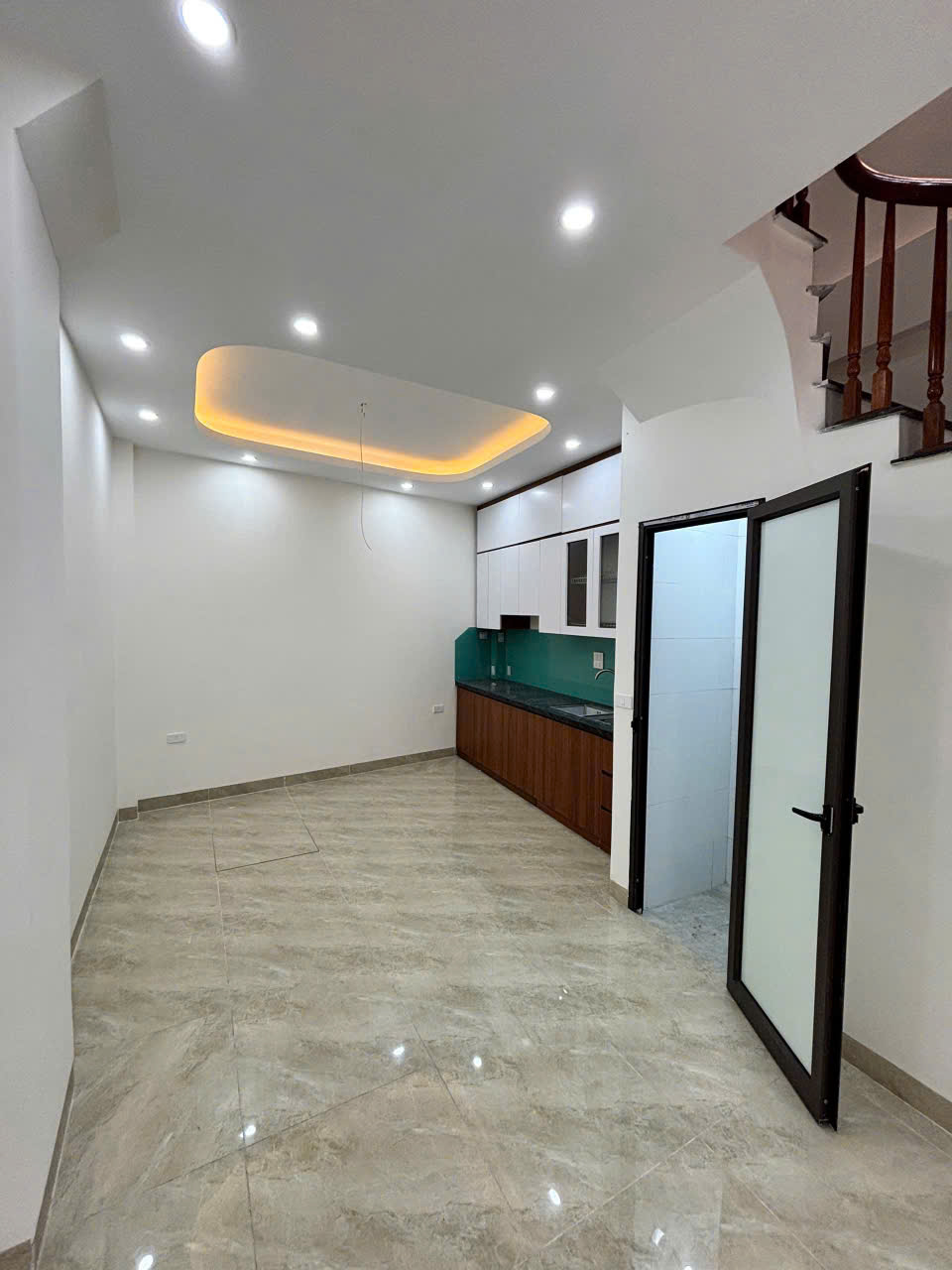 Bán nhà 38m2 Lai Xá, Hoài Đức. Đơn lập 5 tầng, 6 phòng ngủ. Cách 180m đến Chợ, Quốc Lộ 32