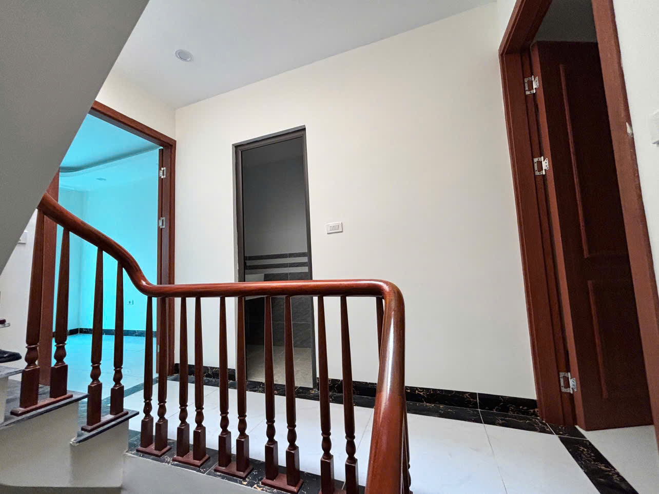 Bán nhà 38m2 Lai Xá, Hoài Đức. Đơn lập 5 tầng, 6 phòng ngủ. Cách 180m đến Chợ, Quốc Lộ 32