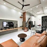 NHÀ ĐẸP -NỘI THẤT ĐẸP - VỊ TRÍ ĐẸP - HẺM OTO NGAY TRUNG TÂM QUẬN 9 - LÃ XUÂN OAI- TĂNG NHƠN PHÚ A