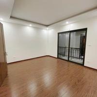 BÁN NHÀ NGÔ GIA TỰ LONG BIÊN, MỚI TINH THANG MÁY, OTO ĐỖ CỬA,45M NHỈNH 10 TỶ(TL)