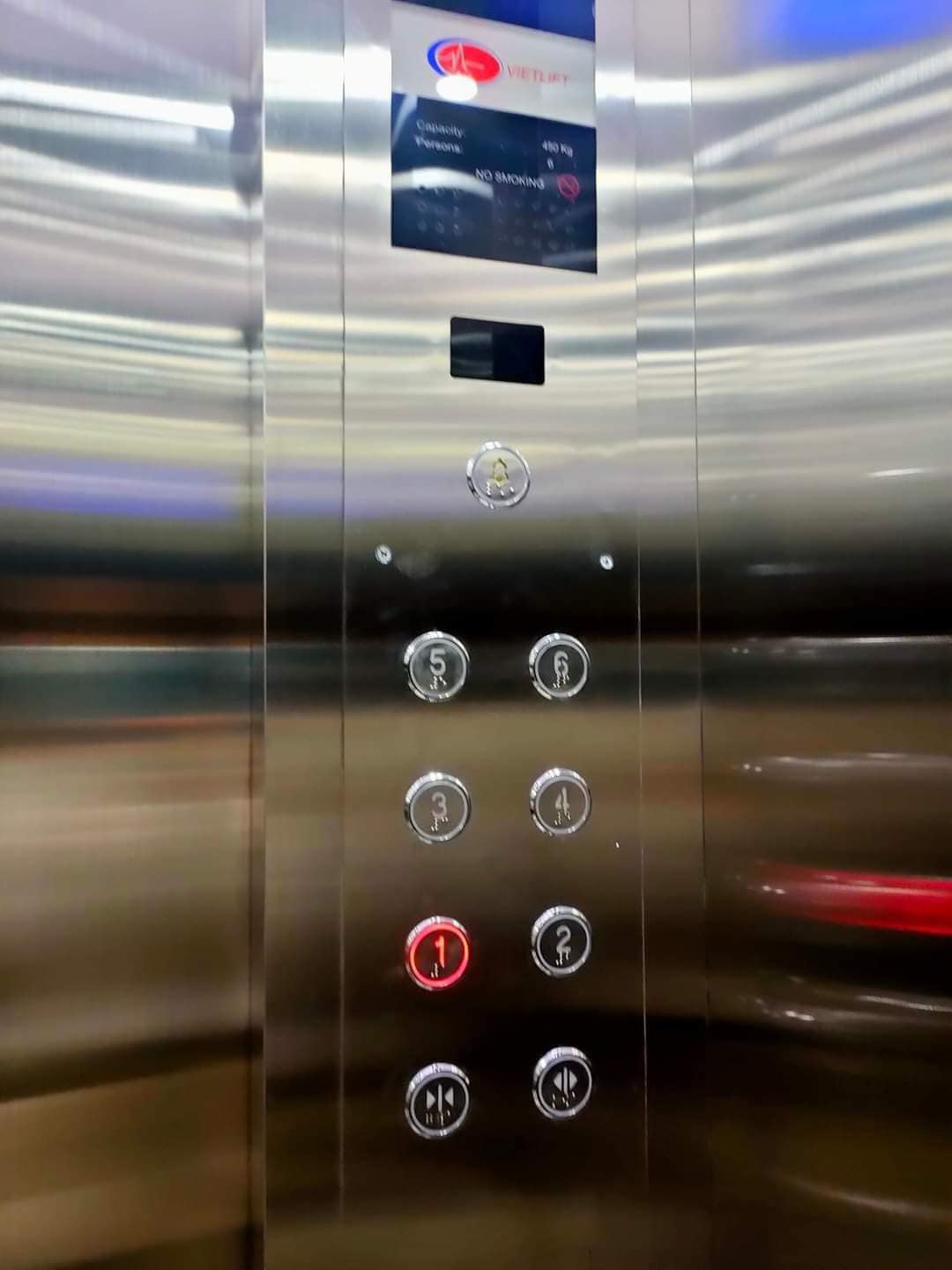 Bán nhà 50m2 Di Trạch, Hoài Đức. Đơn lập 6 tầng, Gara Ôtô riêng. Thang máy nội thất đầy đủ