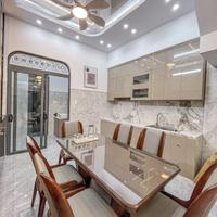 GIÁ TỐT NHẤT THỜI ĐIỂM NÀY – Nhà 1 Trệt 2 Lầu 4x30 – Full Nội Thất – Sân Sau Rộng 
80