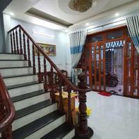 Nhà đẹp mới tinh ở ngay Hẻm Xe Hơi ngủ trong nhà 89m Phường Thạnh Mỹ Lợi,Q2 
8ty
- Kết cấu 3