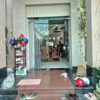 CHỦ ĐỊNH CƯ MỸ BÁN GẤP – NHÀ 2 TẦNG ĐẸP, XE HƠI NGỦ TRONG NHÀ – GẦN VÕ VĂN NGÂN – CHỈ 17 TỶ