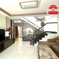 Bán Nhà Đẹp Mặt Tiền Quận 4, gần Vĩnh Khánh, 2 xe hơi tránh, 4 tầng, 5,3 x 9,5m , Nhỉnh 8 Đồng