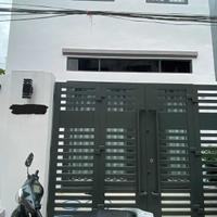 Bán nhà sát mặt tiền đường Tỉnh Lộ 10, DT 63m2, xây mới kiên cố 1 trệt, 1 lầu