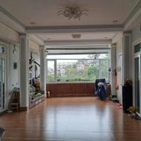 CHO THUÊ VILLA SÂN VƯỜN KHE SANH P10 ĐÀ LẠT - 3PN, NỘI THẤT CAO CẤP, SÂN ĐẬU Ô TÔ