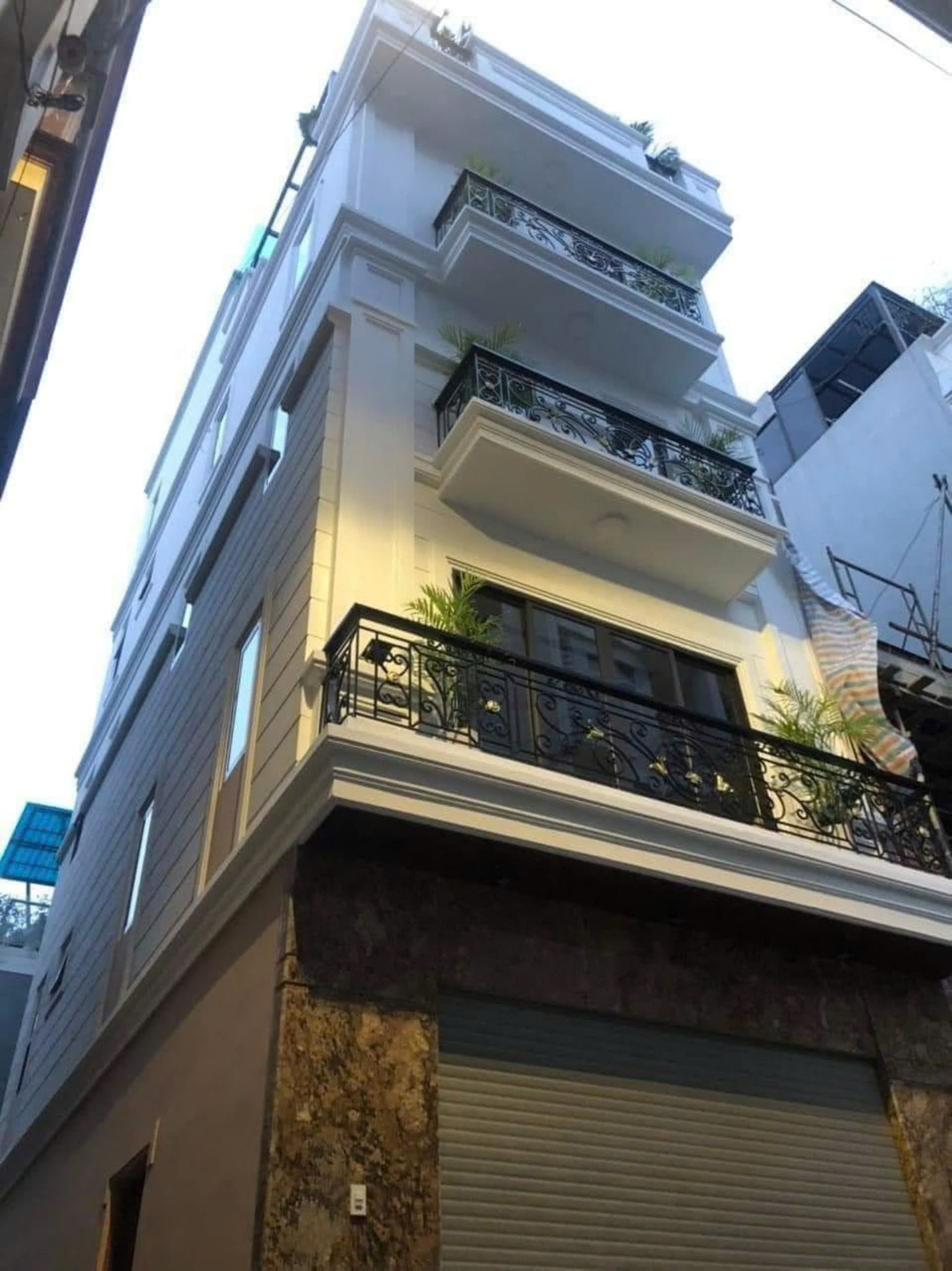 Bán nhà đường Bình Minh, Đan Phượng. Sổ riêng 6 tầng thang máy, mặt đường Ôtô Kinh doanh