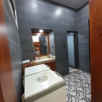 Bán nhà đường số 35, Hiệp Bình Chánh, Thủ Đức, TP HCM. DT 240m2, 3 tầng, 4PN, SHR. Giá 18.9 tỷ.