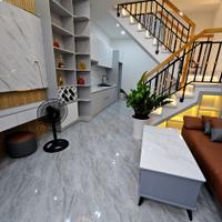 Sát mặt tiền có 30 m 
Tân Mỹ Q7 cư xá ngân hàng 
NGANG 4 DÀI 8 CÓ 4 TỶ