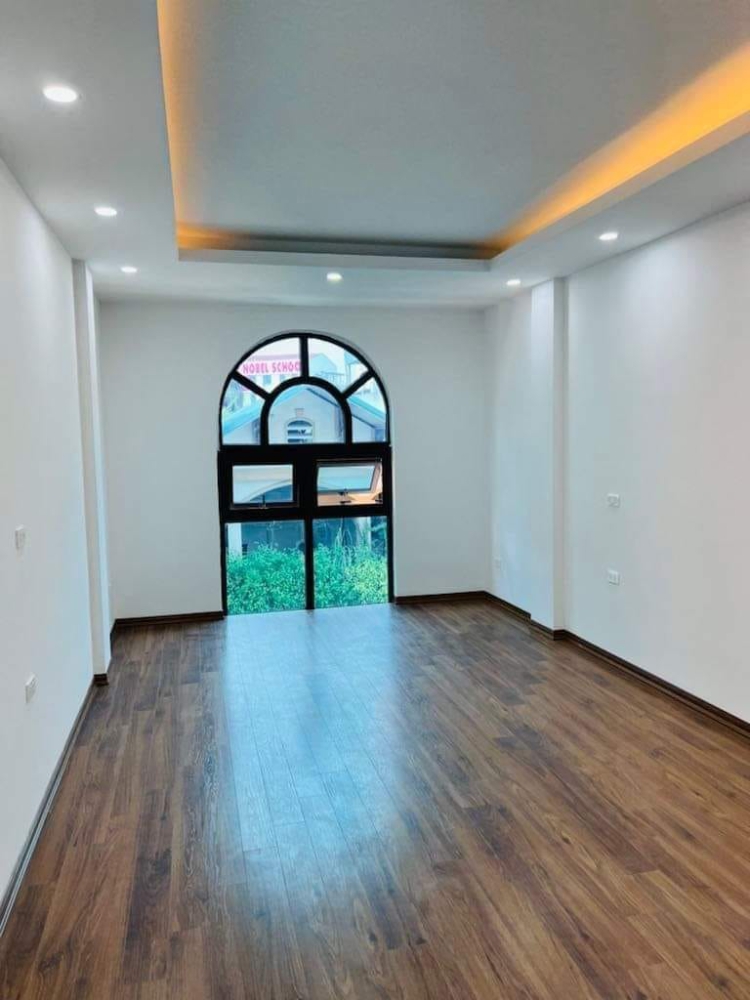 TOÀ NHÀ VP - PHÁO ĐÀI LÁNG- MỘT BƯỚC Ô TÔ TRÁNH - BẢY TẦNG THANG MÁY 43M 11,8 TỶ