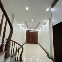 Cần bán 30m2 nhà 5 tầng ngõ 80/1 Hoa Lâm. Ngay gần chợ, trường học các cấp, siêu thị Big C