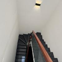 Nhà đẹp 2 lầu Nhỉnh 5 Tỉ Nhà phố liền kề, kế chợ Long Trường Q9