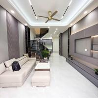 BÁN GẤP NHÀ LẦU HIỆN ĐẠI SỔ HỒNG RIÊNG NGAY TRUNG TÂM CHỈ 700TR NHẬN NHÀ NGAY