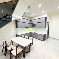 BÁN GẤP NHÀ LẦU HIỆN ĐẠI SỔ HỒNG RIÊNG NGAY TRUNG TÂM CHỈ 700TR NHẬN NHÀ NGAY