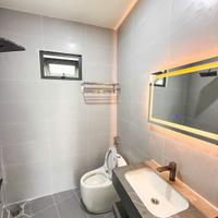 BÁN GẤP NHÀ LẦU HIỆN ĐẠI SỔ HỒNG RIÊNG NGAY TRUNG TÂM CHỈ 700TR NHẬN NHÀ NGAY