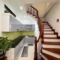 Hiếm -Bán nhà đẹp Bồ Đề- Oto Đỗ Cổng- full Nội thất 35m 5 tầng nhỉnh 7 tỷ(TL)