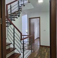 Cho thuê nhà 3,5 tầng Hậu Ái, Vân Canh, giá 8 triệu/ tháng, điện nước giá dân