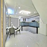 Cần bán nhà phố  vừa hoàn thiện  giá rẻ