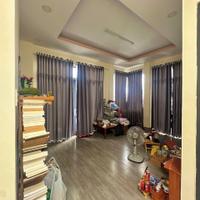 BÁN NHÀ MÊ ĐÚC 3 TẦNG ĐẸP LUNG LINH NGANG 9m NGAY CẦU DỨA PHÚ NÔNG, VĨNH NGỌC