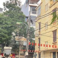 Cho thuê nhà nguyên căn 6 tầng, thang máy, mặt phố Hoa Bằng, giá thuê 20tr