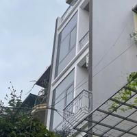 Cho thuê nhà nguyên căn 6 tầng, thang máy, mặt phố Hoa Bằng, giá thuê 20tr