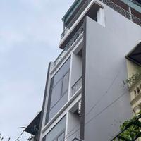 Cho thuê nhà nguyên căn 6 tầng, thang máy, mặt phố Hoa Bằng, giá thuê 20tr