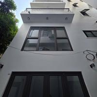 Nhà mới koog Thạch Bàn  30m ra mặt phố Cổ Linh  6 tầng lô góc 4 mặt thoáng  Giá 7 tỷ chẵn