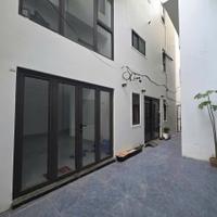 Nhà mới koog Thạch Bàn  30m ra mặt phố Cổ Linh  6 tầng lô góc 4 mặt thoáng  Giá 7 tỷ chẵn