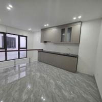 Nhà mới koog Thạch Bàn  30m ra mặt phố Cổ Linh  6 tầng lô góc 4 mặt thoáng  Giá 7 tỷ chẵn