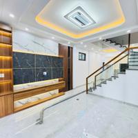 CHỈ CÒN 2 CĂN CUỐI KHÁCH KO NHANH THÌ HẾT.
NHÀ MỚI 4 TẦNG, Ô TÔ ĐỖ CỬA MÀ GIÁ CHỈ HƠN 3 TỶ-