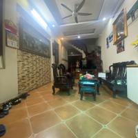 Bán nhà Ngọc Lâm 90m² ngõ gần phố khu dân cư đông đúc