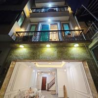 10M ra Mặt phố Dương Quảng Hàm, Ô tô vào nhà, Mới cứng, 50m 7T Thang máy