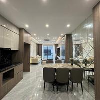 Phố Bồ Đề  DT 60m - MT 4m xây 6 tầng lầu  Gara 2 oto  Chỉ 1x tỷ là trao chìa khoá