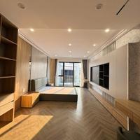 Phố Bồ Đề  DT 60m - MT 4m xây 6 tầng lầu  Gara 2 oto  Chỉ 1x tỷ là trao chìa khoá