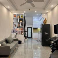 lạc long quân cầu giấy 35m x4 tầng 8,95 tỷ full nội thất,5p đi bộ ra hồ tây